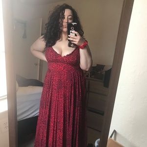 Fame and Partners Gathered Cup Gown